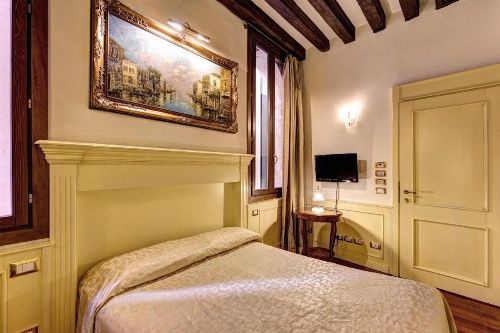 Palazzo La Scala image 6